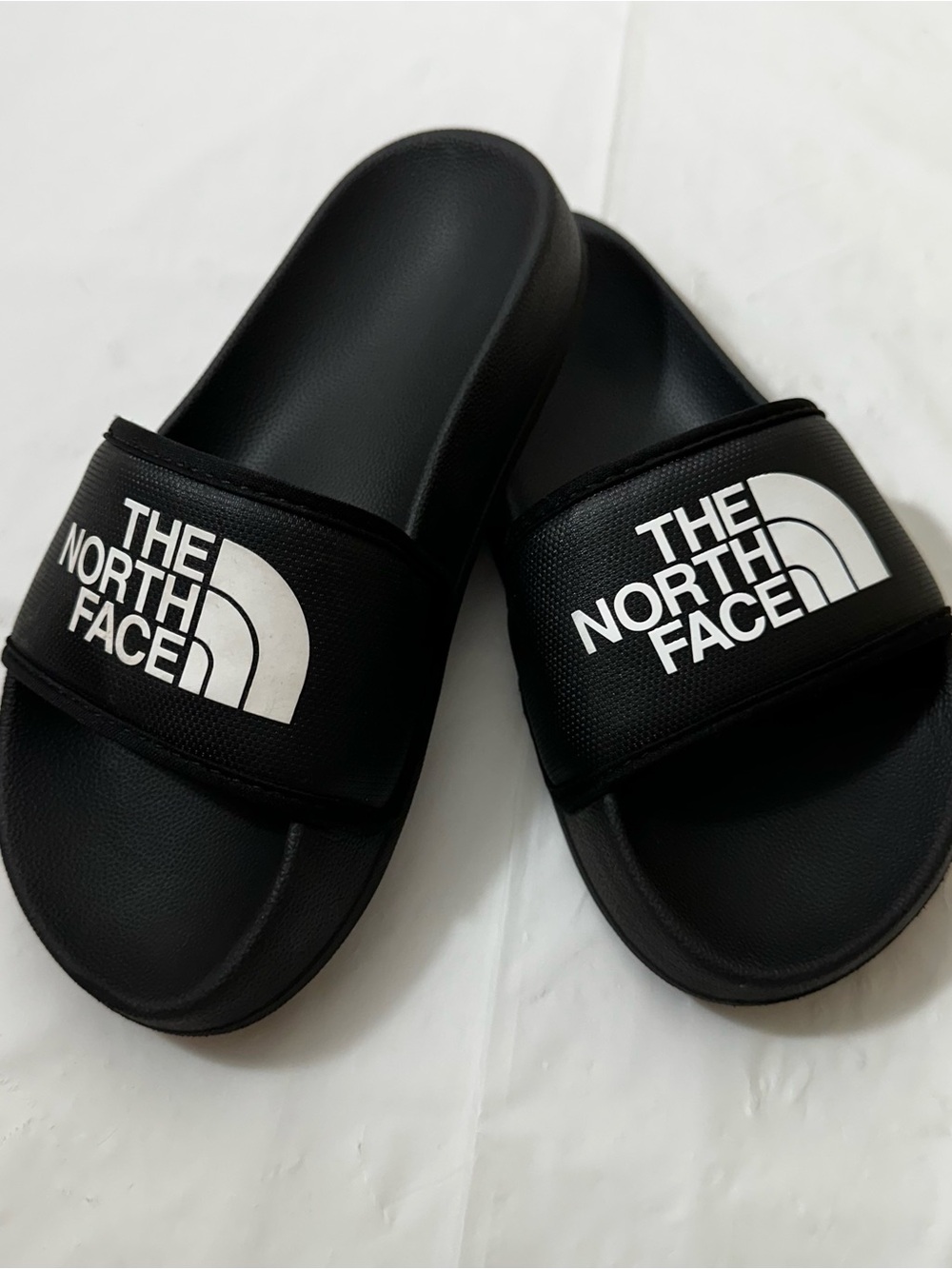 The North Face Kids Black Slide Sandals with White Logo US SIZE‎ 1
